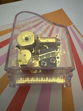 Vintage 1980's Sankyo Music Box Clear Lucite Grand Piano Works And Plays Nicely